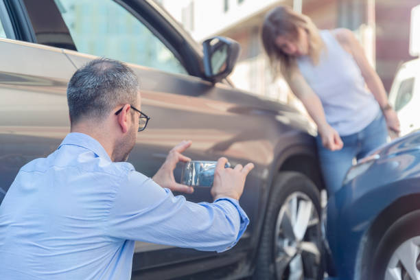 Professional Full Coverage Car Insurance technician working in Schiller Park, IL